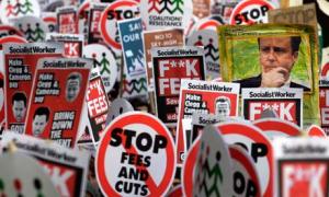 Student-protests-as-minis-007